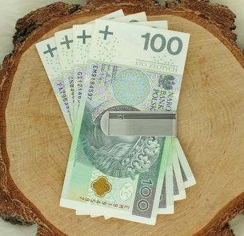 Stylowy klips na banknoty Nomination Italy 028350 007 z kolekcji Strong Diamond Geometric. Stal szlachetna z czarnymi elementami, zdobiony diamentem 0,005 ct. 3.jpg